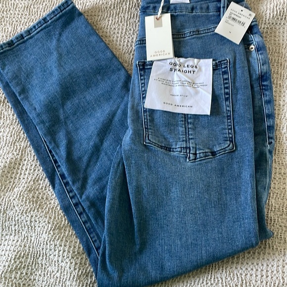 Good American high-rise vintage inspired straight jean. 10/30 medium blue NWT - Picture 2 of 7